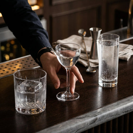 Das Glas als Instrument: Warum die Wahl des Glases die Qualität des Drinks bestimmt