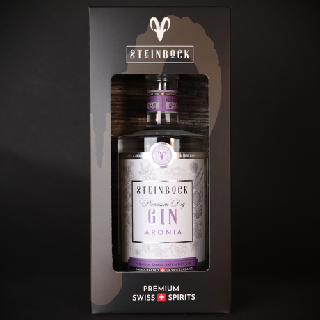 Steinbock Aronia Gin in einer stilvollen Kartonschachtel